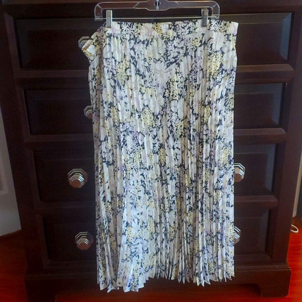 XXL Long Chaps Pleated Floral Skirt